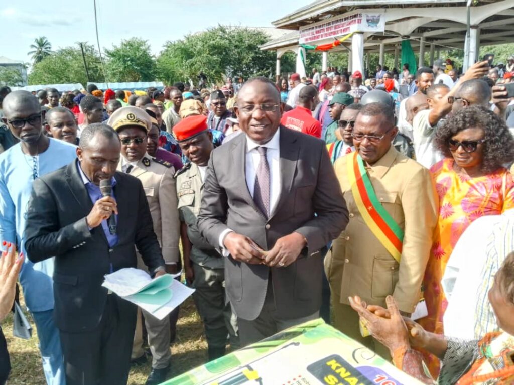 After peace missions to Bangem, Tombel & Nguti: Minister Elung Ushers Kupe-Muanenguba Into New Dev’t Era Minister, Deputy Secretary General, at the Presidency of the Republic, Elung Paul Che, Middle, with Nguti Population