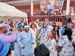 Pa Apoh, Middle, Dancing with Guests