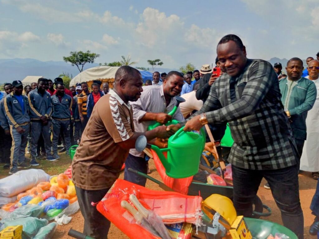 South West Regional Delegate, MINADER, Hands Input to Farmers