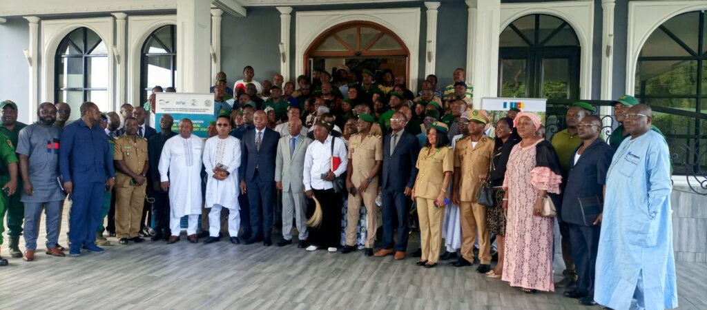 Minister and Stakeholders Pose at End of Launching Ceremony